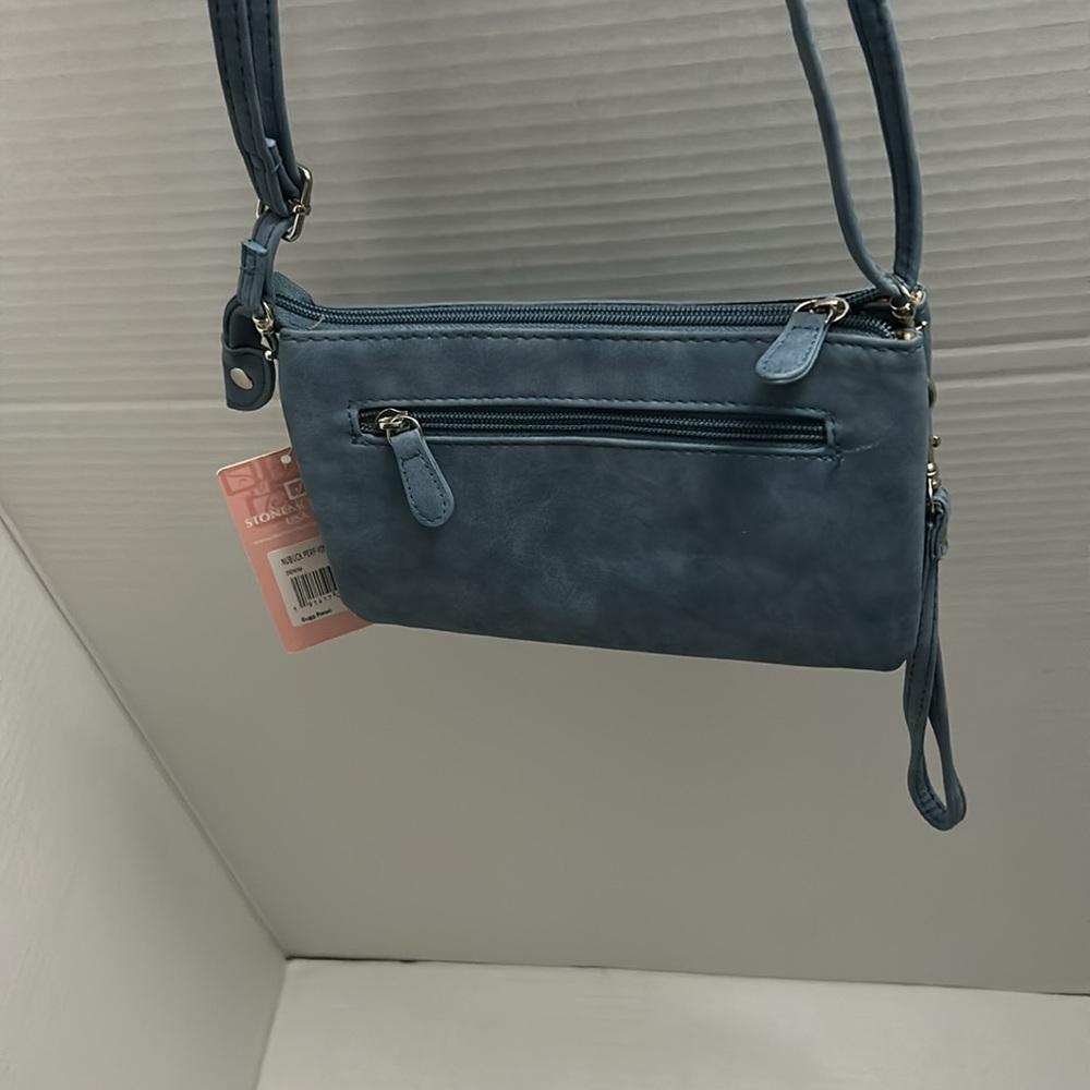 🆕 STONE MOUNTAIN Trifecta Faux Leather Crossbody - Picture 6 of 11